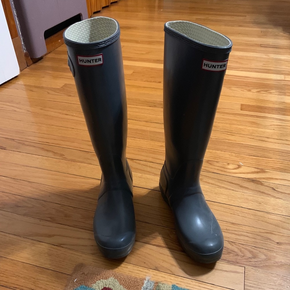 Hunter Gray Tall boots ❣️ gently used❣️